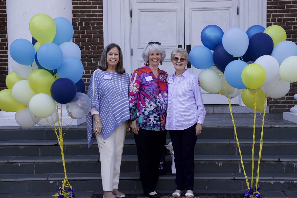 friends gather at Alumni Day